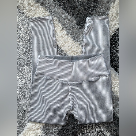 Like New! Good American Seamless Core Legging Size 3/4 (L) - Picture 2 of 7